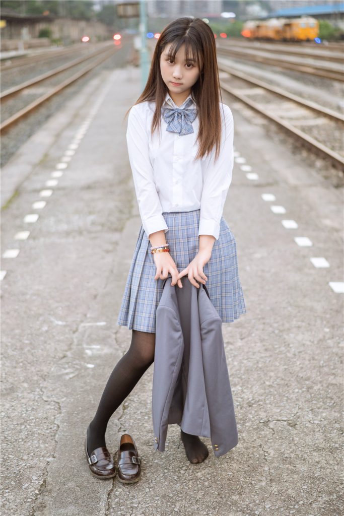 图片[1]-镜酱 VOL.003 [30P] 私奔之制服-微密秀-微密圈秀人铁粉空间抖音网红圈主资源